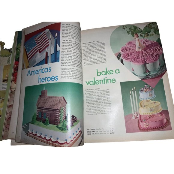 Wilton Yearbook of Cake Decorating 1974 Vintage - Picture 4 of 7